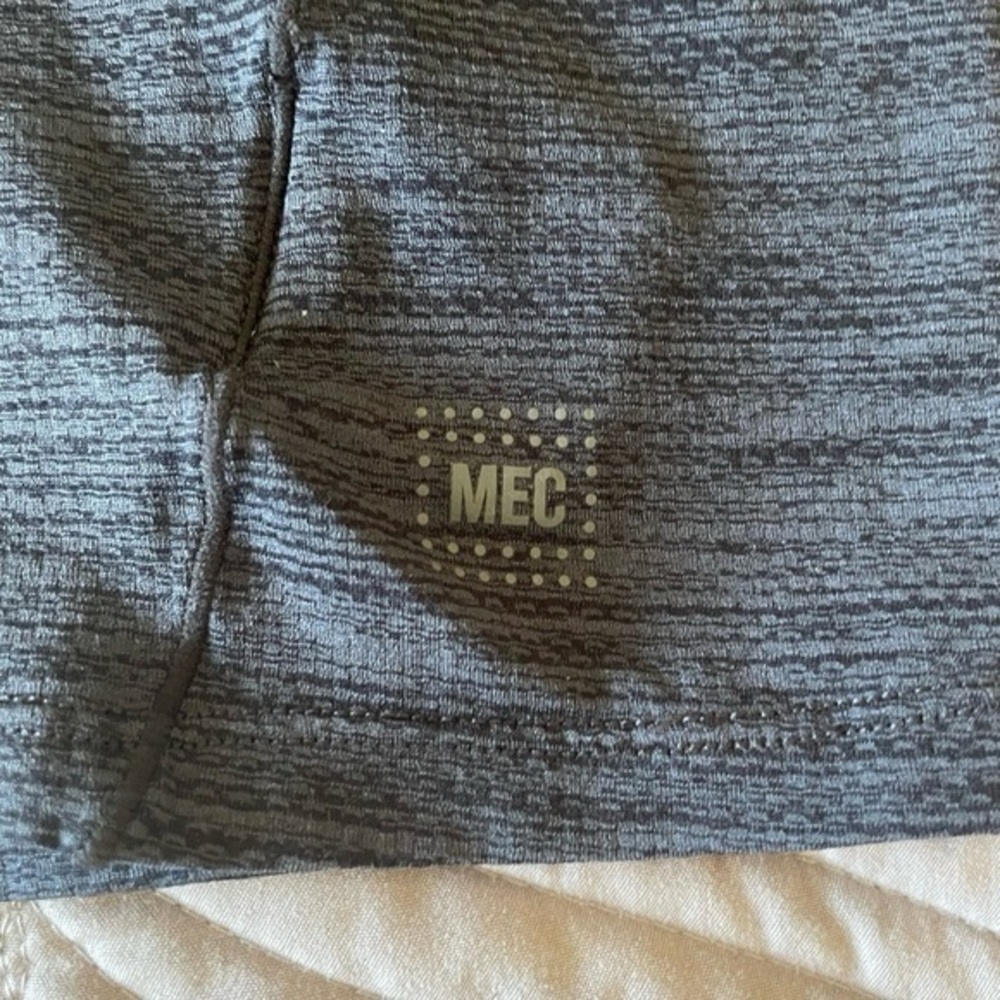 Mec Active Tee Size Small - Picture 3 of 7